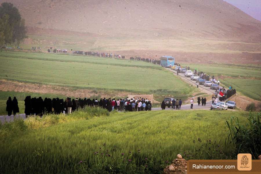 گزارش تصویری/صعود سراسری راهیان نور به ارتفاعات یادمان بازی دراز(1)