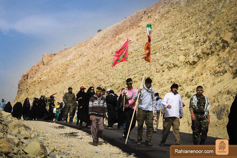 گزارش تصویری/صعود سراسری راهیان نور به ارتفاعات یادمان بازی دراز(1)