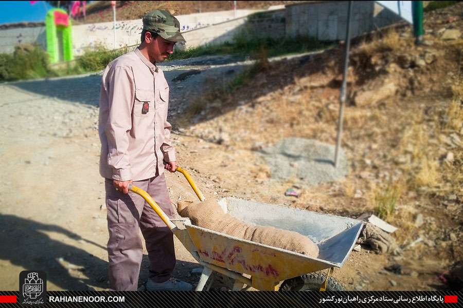 حال و هوای خادمی در یادمان شهدای گمنام سیران بند