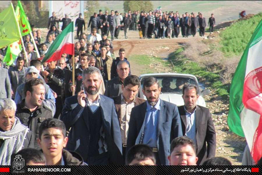 صعود هزاران نفر از مردم گیلانغرب به ارتفاعات آوزین در سالگرد عملیات مطلع الفجر