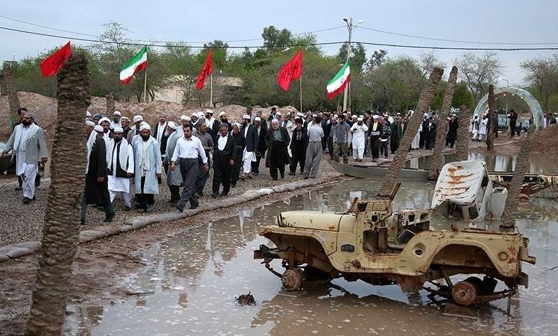 بازدید کاروان اهل سنت سیستان و بلوچستان از یادمان نهرخین