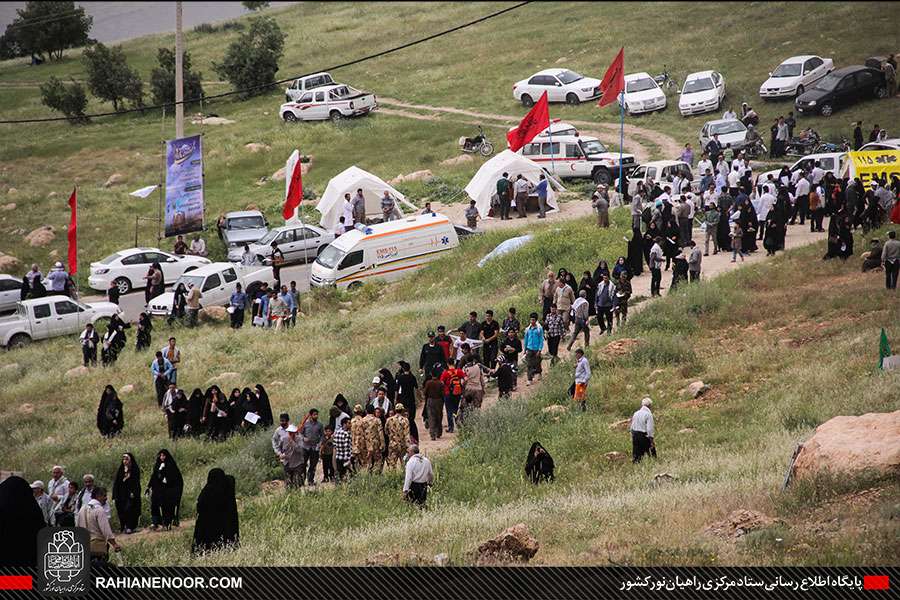 صعود سراسری زائرین راهیان نور غرب به ارتفاعات یادمان بازی دراز