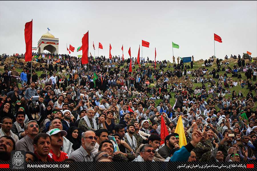 صعود سراسری زائرین راهیان نور غرب به ارتفاعات یادمان بازی دراز