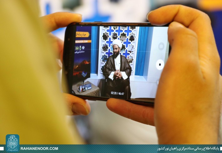 بازدید حجت الاسلام بی‌آزار تهرانی از جهاد رسانه ای شهید رهبر  <img src="/images/picture_icon.gif" width="16" height="13" border="0" align="top">