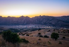 اینفوگرافیک یادمان‌ شهدای دزلی استان کردستان